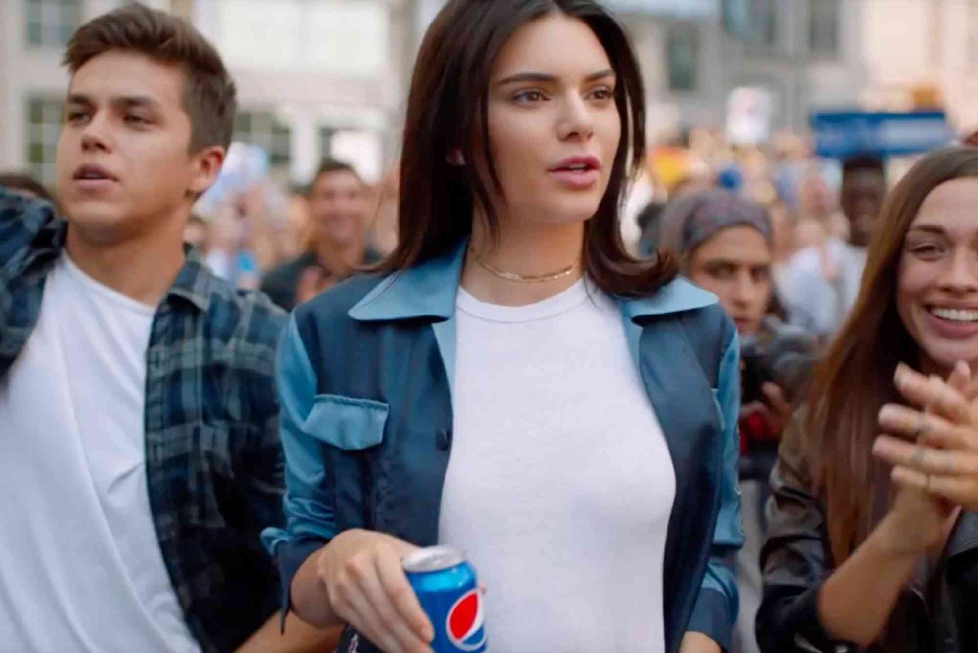 Advantages and Disadvantages of Pepsi Advertisement
